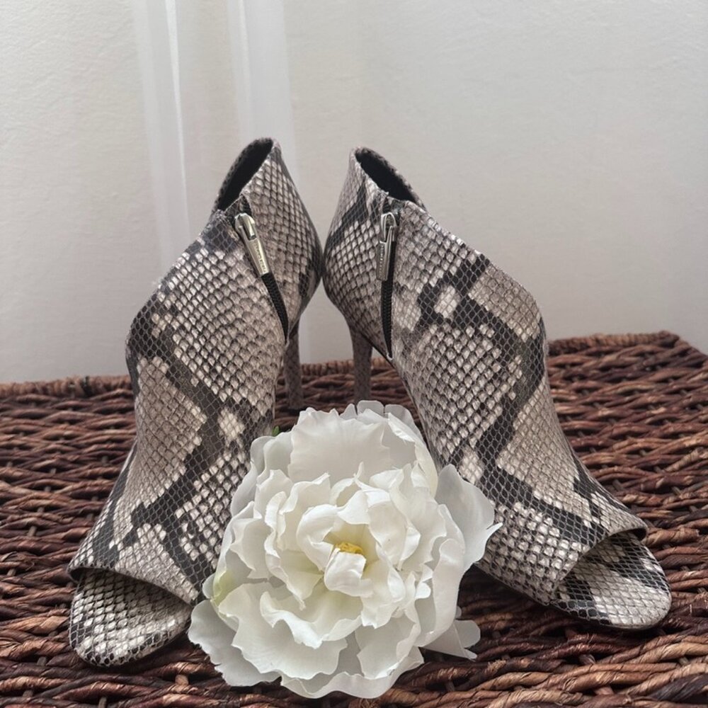 Black and White Snake Skin Vince Camuto Heels